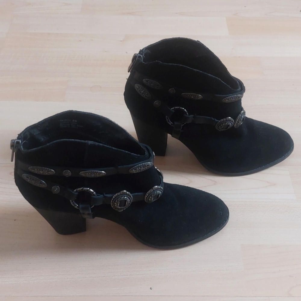 Reba Black Ankle Boots 8